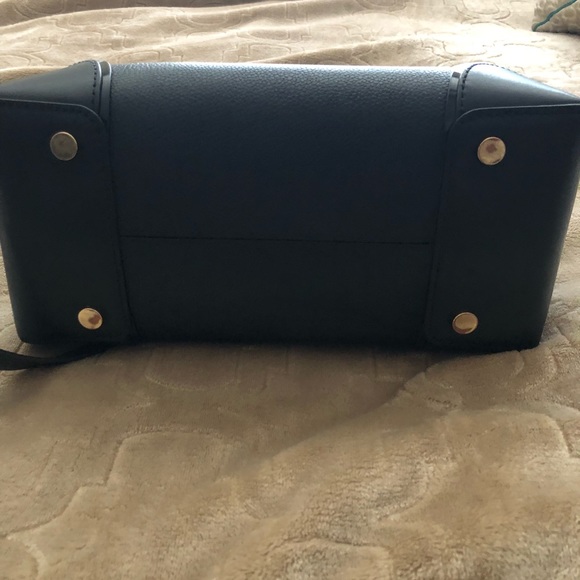 Authentic Michael Kors Tote - Picture 4 of 7